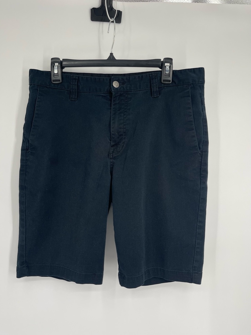 Volcom Frickin Men's 33 Flat Front Shorts Surf Skater Board Sports Minimalist